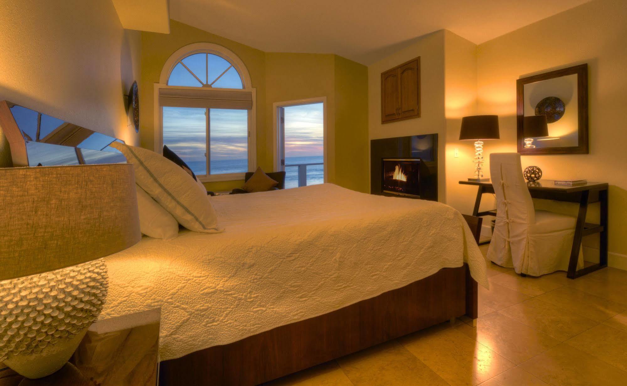 The Oceanfront Stay On Miramarbeach Hmb El Granada ภายนอก รูปภาพ